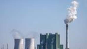 Brände: Brand in Kraftwerk Schkopau: Löscharbeiten dauern an