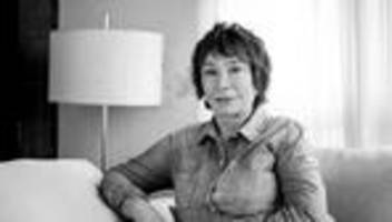 Elfie Donnelly: Mein Mann ist 14 Jahre jünger ist als ich, was gut ist