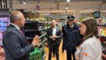 Kriminalität: Augen auf, Tasche zu: Polizei berät in über 100 Läden