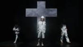 münchner kammerspiele: dekadenz und gagagugu