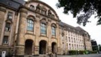 Skurriler Fall: Prozess: Pfarrer soll Diakon folgenschwer erschreckt haben