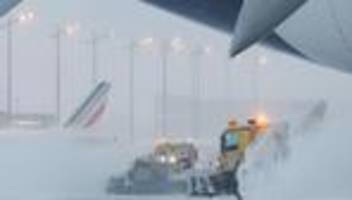 Winterdienst: Schnee und Eis auf Schienen und Landebahnen - und nun?