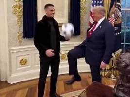 kicken, bis es kracht: ronaldos besuch macht donald trump ganz wuschig