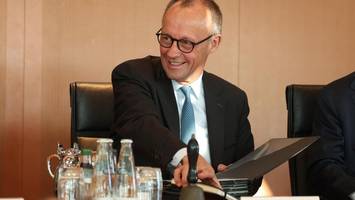 Bundeskanzler Merz liest in Berliner Grundschule vor