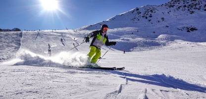 Wintersport in den Alpen: Was ist der beste Skihelm?