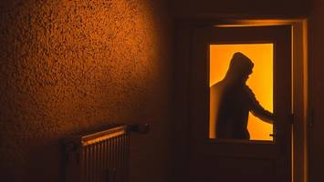 Einbrecher stehlen Winterjacken aus Einfamilienhaus in Norderstedt