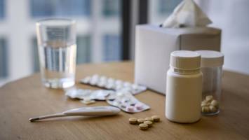 Medikamente gegen Erkältung: Kombi-Präparate oder Fiebersenker?