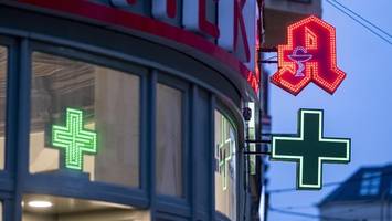 notdienst für medikamente: apothekerin sagt, wo sie hilfe bekommen