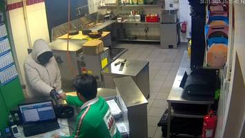 Kamera filmt bewaffneten Überfall auf Pizza-Dienst in Hamburg
