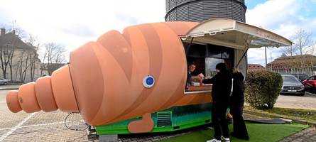 Oranger Maulwurf oder Dönertier? Neuer Imbiss in Oberhausen wird zum Blickfang