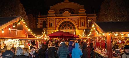 Streichelzoo, Nikolaus, Gesang: Das ist bei den Weihnachtsmärkten in Augsburgs Stadtteilen los