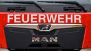 240 Einsatzkräfte: Hoher Sachschaden bei Brand einer Schreinerei