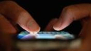 fakes und hass im internet: verfassungsschutz: wir verlieren menschen in filterblasen