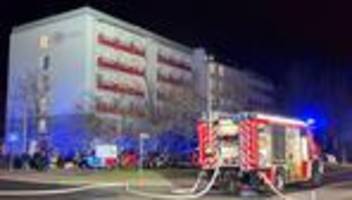 feuerwehr-einsatz: senior stirbt bei brand in pflegeheim in plauen