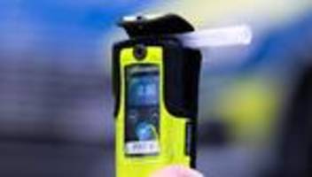 kriminalität: unfall mit 3,4 promille – fahrer ohne führerschein gestoppt