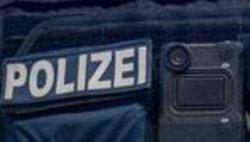 Polizeiausstattung: Polizei-Bodycams: Gerissene Frist führt zu Streit