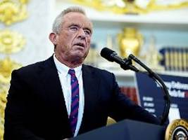 Tests angeblich bloße Lüge: Gesundheitsminister Kennedy änderte Impf-Warnung persönlich