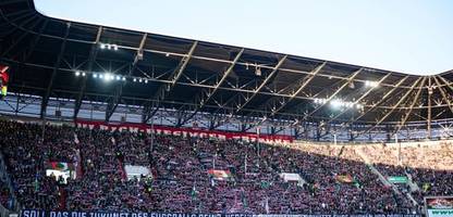 fußball-bundesliga: zwölf minuten schweigeprotest als zeichen an die politik