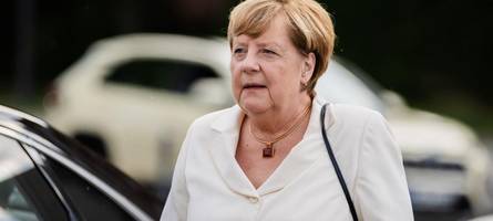 Die ehemalige Kanzlerin Angela Merkel ist eigentlich weg und doch immer noch da