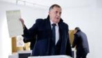Bosnien-Herzegowina: Vertrauter von Serbenführer Dodik gewinnt vorgezogene Präsidentenwahl