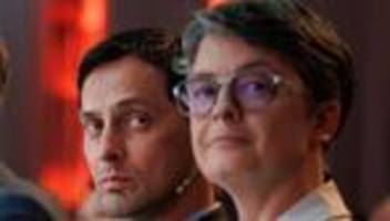 Parteien: Berliner SPD-Chefs erklären Rücktritt