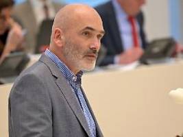 Stühlerücken in Brandenburg: Verständnis für AfD-Aussage - BSW-Fraktionsvize wirft hin