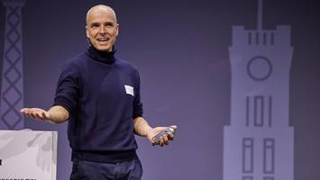 Wie ein Verein leer stehende Büros zu Kurzzeit-WGs machen will