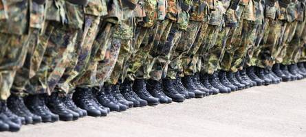 Im Kinderzimmer über die Kaserne reden: Wie sich junge Männer auf den Wehrdienst einstellen