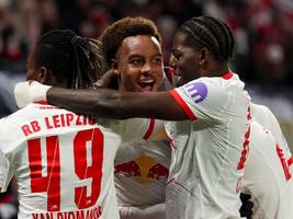 Fußball-Bundesliga: Leipzig bleibt erster Bayern-Jäger - Union schlägt St. Pauli