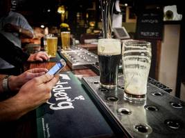 Großbritannien: Schummel-Verdacht beim Pub-Quiz