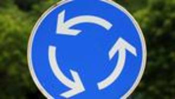 Unfall an Kreisverkehr: Mädchen stirbt nach Busunfall - Ermittlung gegen Fahrer