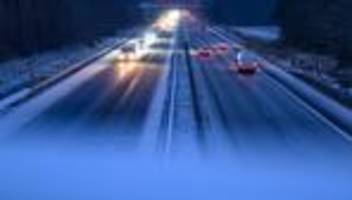 Unfälle: Über 20 Glätte-Unfälle in Mecklenburg-Vorpommern am Morgen