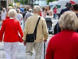 Nordische Länder überholt: Studie: Deutschland erklimmt Spitzenposition bei Sozialabgaben