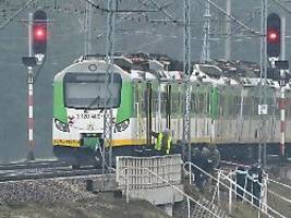 Zwei Hauptverdächtige flüchtig: Ukrainer nach Bahnsabotage in Polen festgenommen