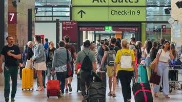 Mann mit granatenähnlichem Gegenstand löst Alarm am BER aus