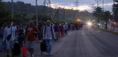 Mexiko: Zehntausende Migranten hängen fest - die Gestrandeten