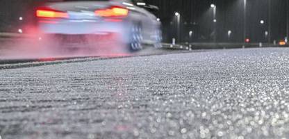 Wetter in Deutschland: Schneenacht verursacht Störungen im Verkehr