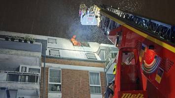 großbrand: 43 bewohner müssen in der nacht ihr haus verlassen