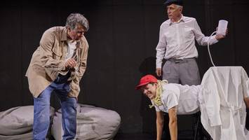 „achtsam morden durch bewusste ernährung“: witzesammlung auf der bühne