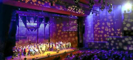 „sonst singe ich nicht, außer unter der dusche“: was fasziniert menschen am weihnachtssingen?