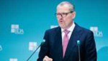 Deutsche Wirtschaft: Arbeitgeber fordern mehr Reformmut und kritisieren Rentenpläne