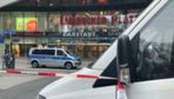 Online-Gruppierung: Razzien nach Bombendrohungen gegen Schulen und Bahnhöfe