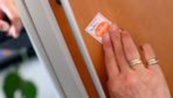 Schutz vor Gewalt: Schutzwesten für Gerichtsvollzieher - Auftrag in Kürze