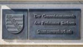 Schwarzarbeit: Vier Millionen Euro in bar - Razzia bei Dresdner Baufirma