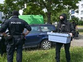 Hunderte Bombendrohungen : BKA geht mit Razzia gegen teils minderjährige Verdächtige vor