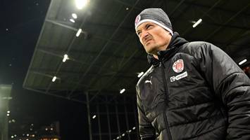 trainerwechsel bei st. pauli? wie man mit alexander blessin verfahren sollte