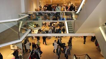 Karstadt Harburg: Vorweihnachts-Flohmarkt – ein ganzes Wochenende