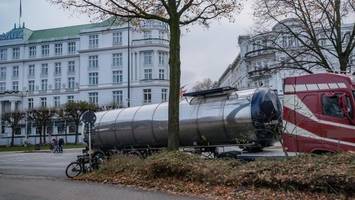 Lkw erfasst Radfahrer vor Hotel Atlantic – Opfer schreit vor Schmerzen