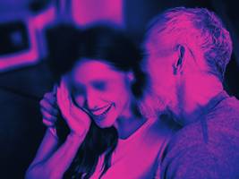 Machtmissbrauch: „Woher soll sie wissen, dass es von der anderen Seite eher nicht um eine Liebesbeziehung geht?“