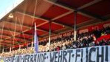 fußball-bundesliga: sicherheitsdebatte: clubs machen sich für fan-kultur stark